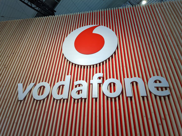 Vodafone cuts ties with MTS Russia