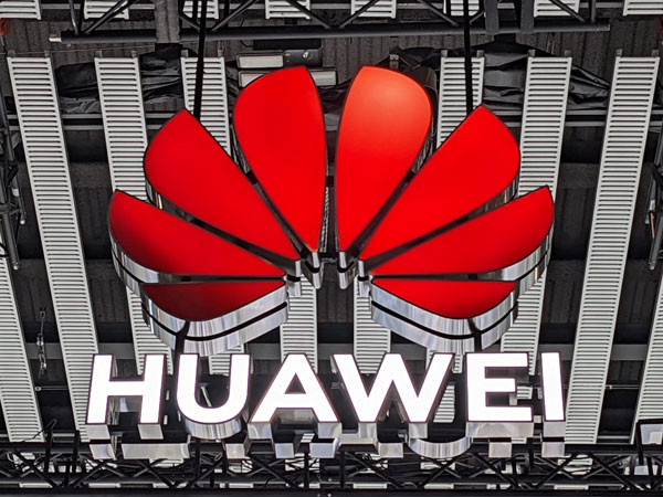 US blocks firms from licensing tech to Huawei as full sales ban is mooted  