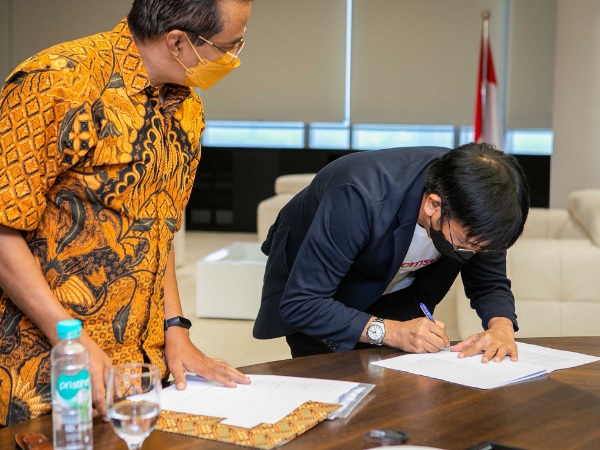 Indonesia's Telkomsel offloads 4,000 towers to Mitratel