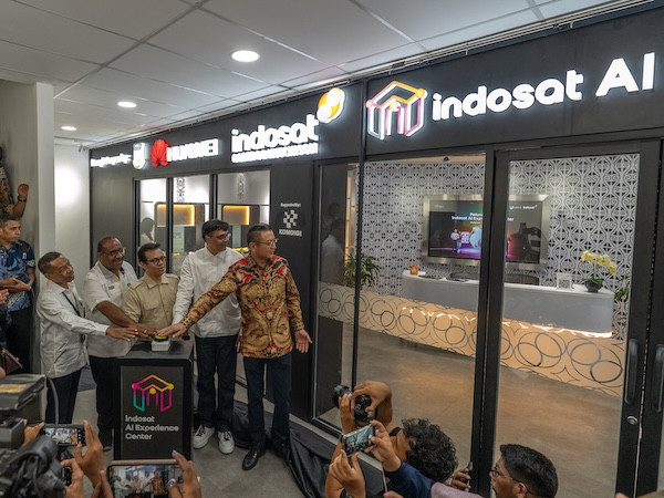 Indosat launches AI experience centre in East Indonesia