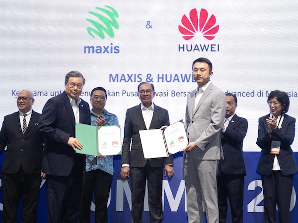 Maxis and Huawei launch innovation centre for 5G-A