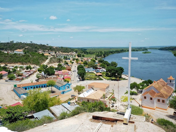 Angola raises US$329m from oversubscribed Unitel IPO
