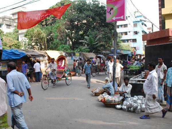 Grameenphone starts deploying 700-MHz band across Bangladesh