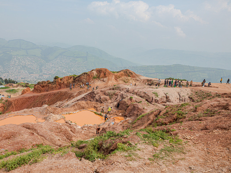 Coltan from DRC conflict used in technology from major telecom firms
