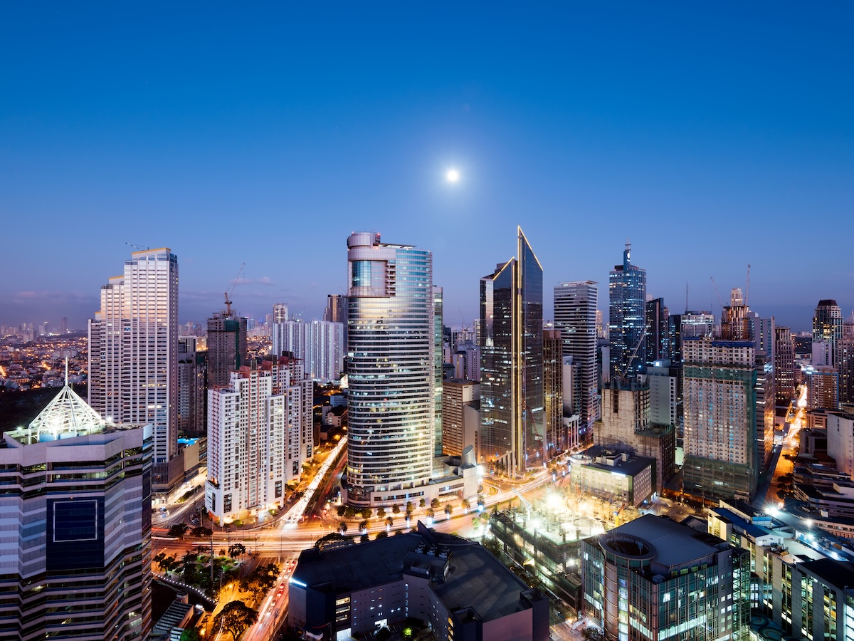 Globe partners with KDDI to explore digital services, retail growth in the Philippines