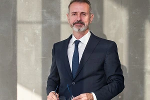 Telefonica pushes out CEO amid shareholder reshuffle